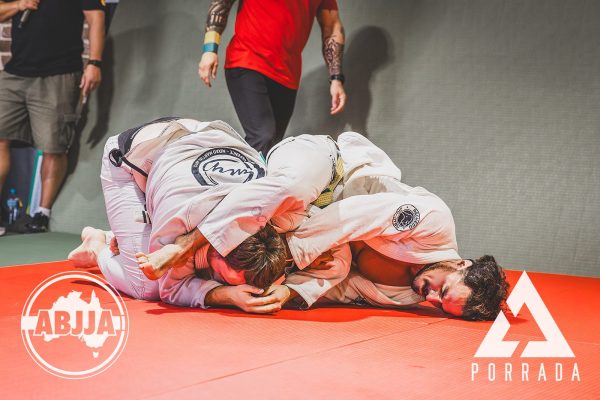 Porrada_White-Belt-Over-75kg-_-Fernando-Abreu-Pacheco-BJJ-vs-Liam-Garman-MyBJJ099_20260418_154032