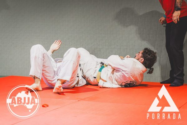 Porrada_White-Belt-Over-75kg-_-Fernando-Abreu-Pacheco-BJJ-vs-Liam-Garman-MyBJJ101_20260418_154047